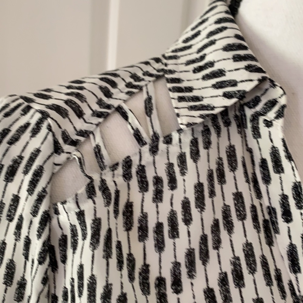 24:03 - Candies Button Down Blouse w/cut out shoulder - Picture 3 of 16